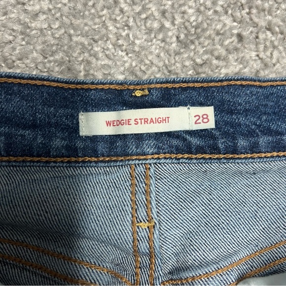 Levis Jeans Womens 28 Wedgie Straight Distressed Blue Button Fly High Rise Denim - Picture 7 of 9